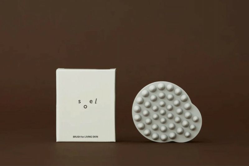 BRUSH FOR LIVING-SKIN